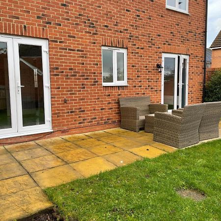 Stunning Large Detached Gloucester, 4 Beds, 3 Bedroom, 2 Bathroom Property, Nr Chelt, The Docks And Quays Sleeps 6 Bagian luar foto
