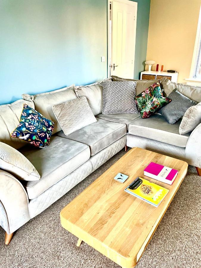 Stunning Large Detached Gloucester, 4 Beds, 3 Bedroom, 2 Bathroom Property, Nr Chelt, The Docks And Quays Sleeps 6 Bagian luar foto