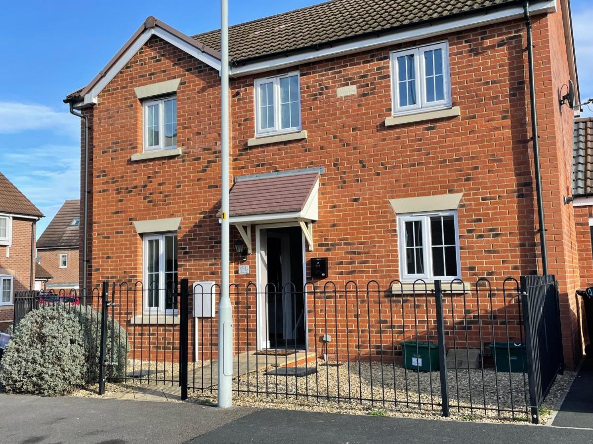 Stunning Large Detached Gloucester, 4 Beds, 3 Bedroom, 2 Bathroom Property, Nr Chelt, The Docks And Quays Sleeps 6 Bagian luar foto