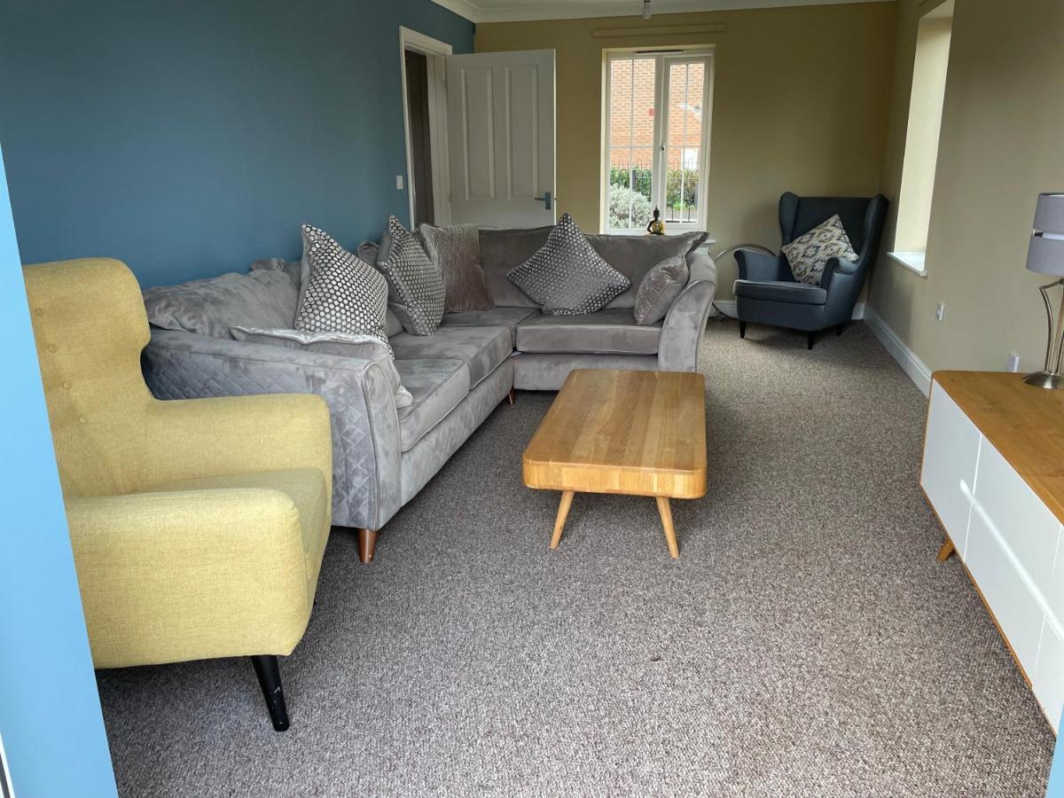 Stunning Large Detached Gloucester, 4 Beds, 3 Bedroom, 2 Bathroom Property, Nr Chelt, The Docks And Quays Sleeps 6 Bagian luar foto