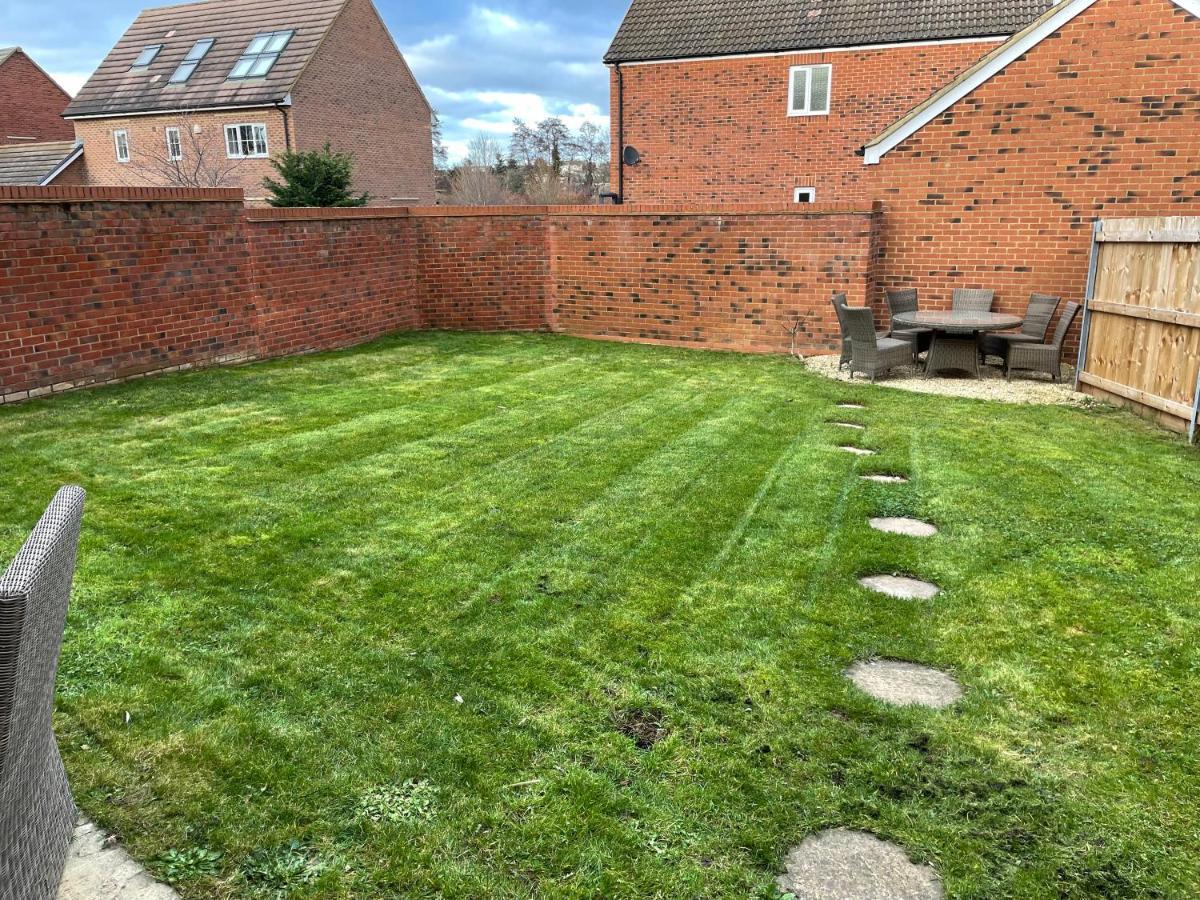 Stunning Large Detached Gloucester, 4 Beds, 3 Bedroom, 2 Bathroom Property, Nr Chelt, The Docks And Quays Sleeps 6 Bagian luar foto